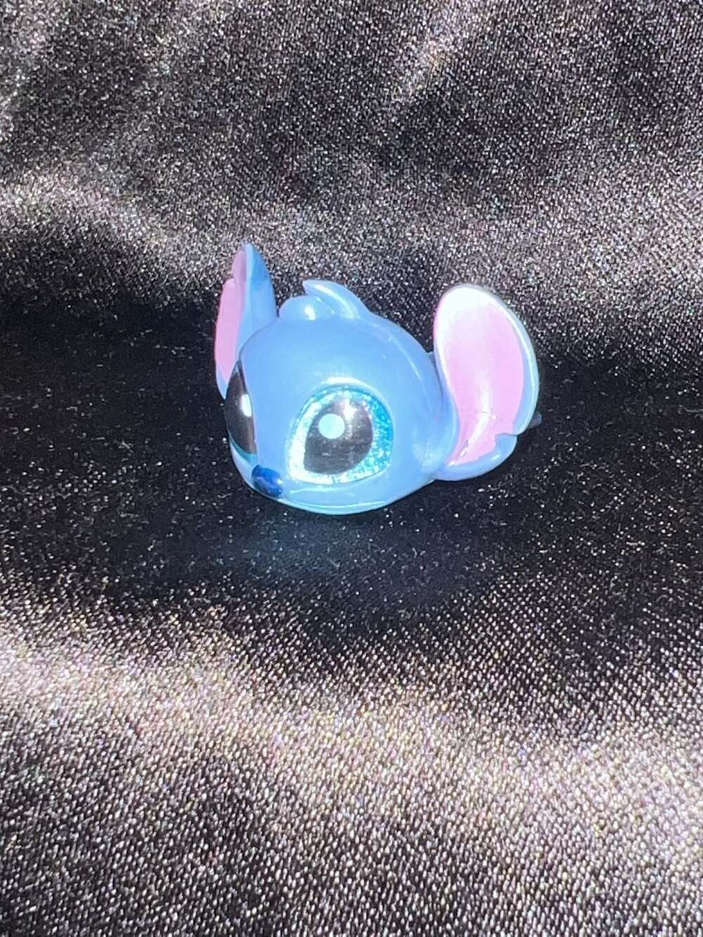 Disney Doorables Lilo & Stitch Series Special Edition Laying Stitch Mini Figure